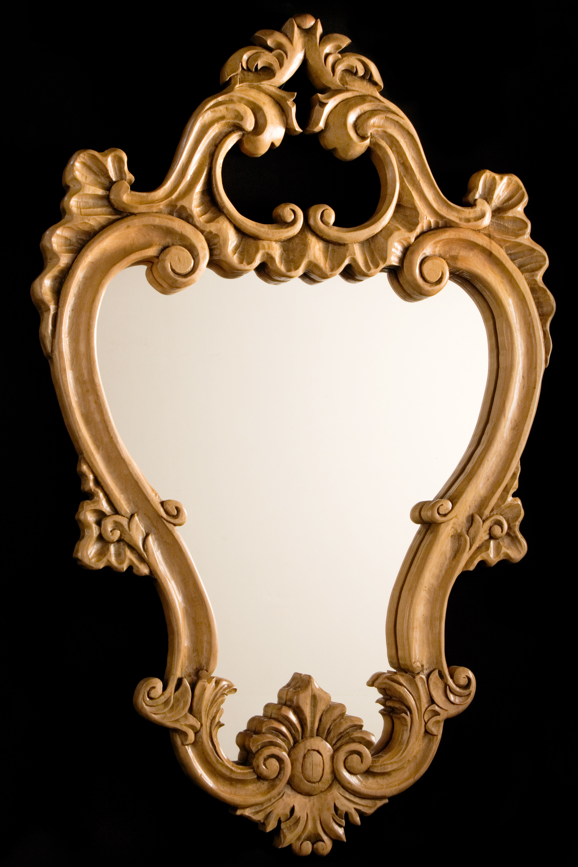 Marco de espejo tallado en madera de lenga, 60x40cm